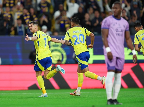 Al-Nassr Hajar Al-Kholood 3-1: Ronaldo Show, Tapi Ngambek Pas Diganti!