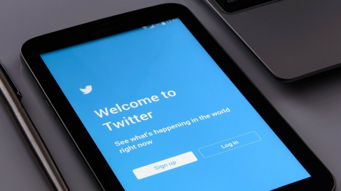 Kabar seru! Twitter Spaces sekarang bisa diakses melalui browser desktop dengan cara yang unik!