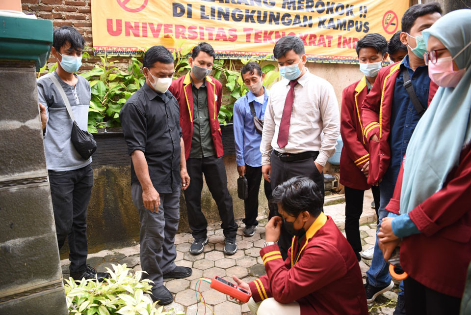 Program Studi Teknik Elektro Universitas Teknokrat Indonesia Menyelenggarakan Pelatihan Pemasangan Instalasi Listrik