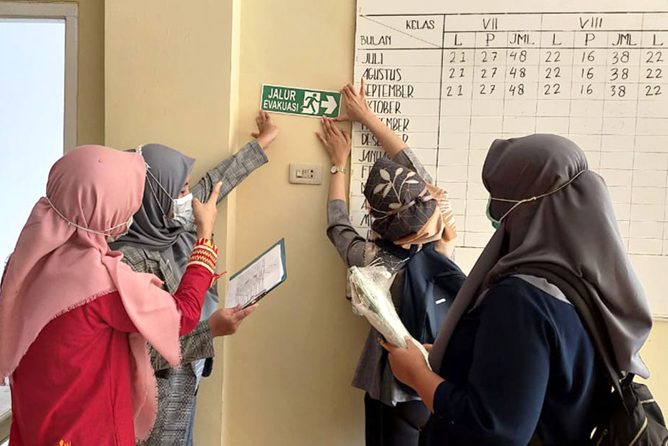 Universitas Terbaik di Lampung Membantu Sekolah Tangguh Bencana