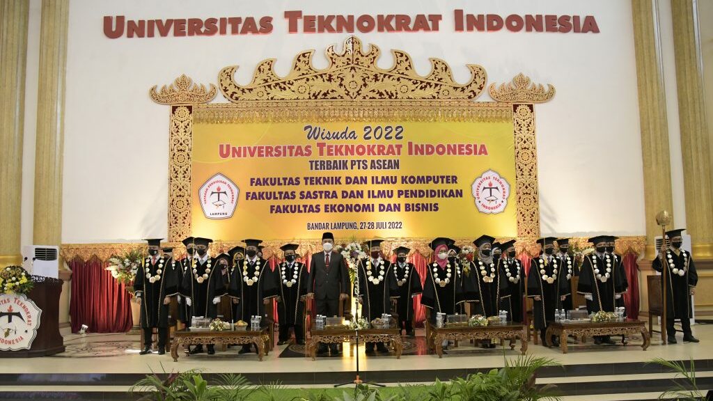 Ketua LLDIKTI Wilayah II Apresiasi Universitas Teknokrat Indonesia atas Pencapaian sebagai Perguruan Tinggi Swasta Terbaik ASEAN di Wisuda
