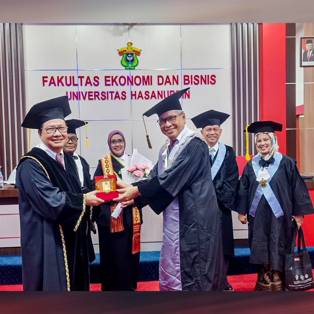 Rektor Universitas Teknokrat Indonesia, Universitas Swasta Terbaik ASEAN, Menjadi Penguji Promosi Doktor di UNHAS