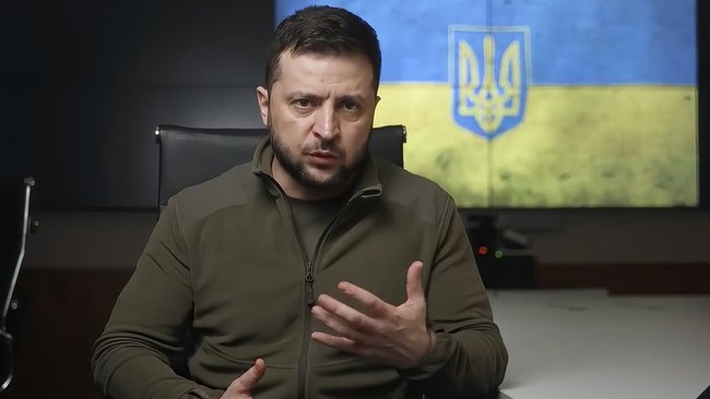 Zelensky Copot Menhan Ukraina di Tengah Perang Rusia, Kenapa?
