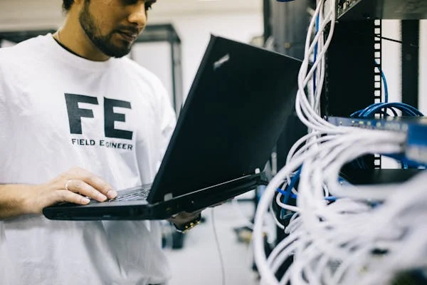 Apakah Teknik Telekomunikasi Tepat untuk Anda? Inilah yang Perlu Anda Ketahui