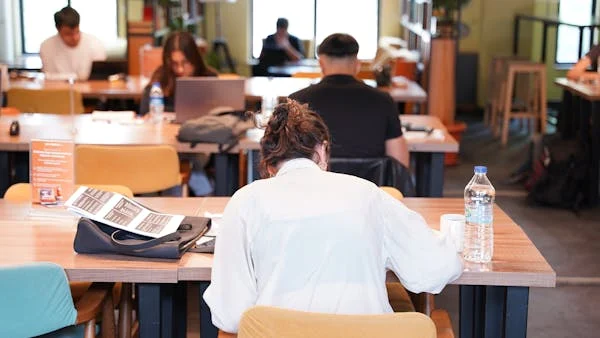 Karier Menjanjikan Menanti Lulusan Sekolah Kedinasan: Ini Daftar Pekerjaannya!