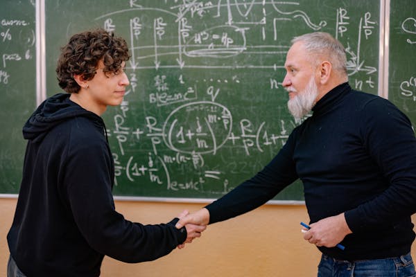 Masa Depan Cerah: Karier yang Bisa Anda Raih dengan Gelar di Bidang Matematika Bisnis