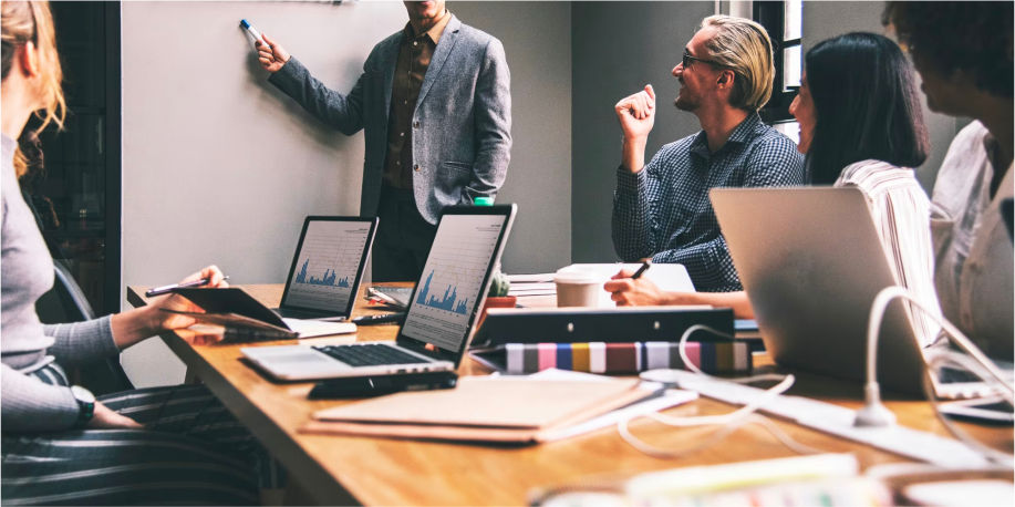 https://blog.teknokrat.ac.id/wp-content/uploads/2025/02/OUR-EXPERTISE_strategy.jpg