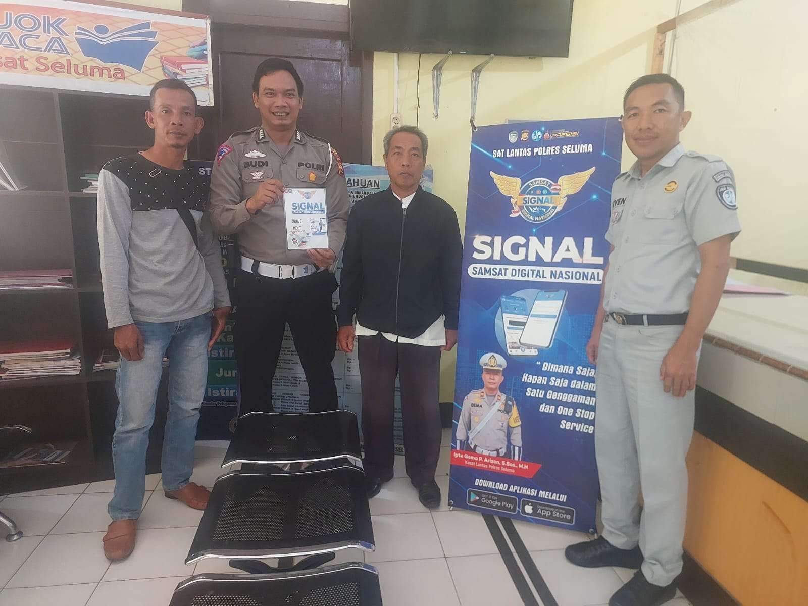 Samsat Seluma Sosialisasikan Aplikasi SIGNAL untuk Kemudahan Pembayaran Pajak Kendaraan