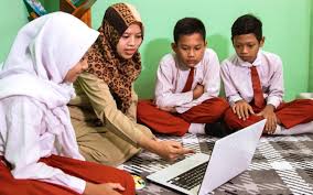 Guru SMK Teknologi Informasi dan Komputer: Pilar Penting dalam Revolusi Digital Indonesia
