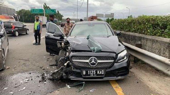 Mobil Mercy Lawan Arah di Tol JORR, Nyaris Sebabkan Tabrakan Beruntun! Netizen: "Ini Bikin Ngeri!"
