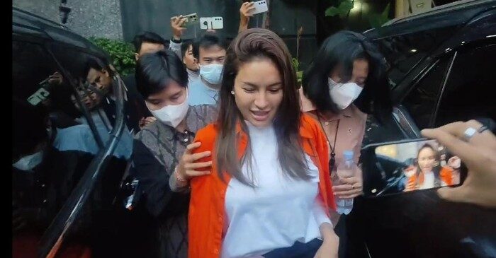 Duduk Perkara: Nikita Mirzani Ditahan Terkait Dugaan Pemerasan Senilai Rp 4 Miliar