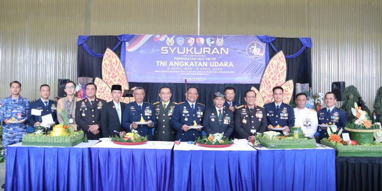 Kapolda Kaltara Beri Kejutan Istimewa di HUT ke-79 TNI Angkatan Udara di Lanud Anang Busra Tarakan