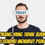 5 Kebiasaan Berhenti Menjadi Kritikus Terkejam Bagi Diri Sendiri Menurut Ilmu Psikologi