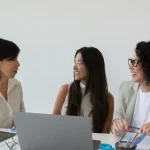 5 Kebiasaan Pemimpin yang Secara Alami Dihormati Bawahannya Menurut Ilmu Psikologi
