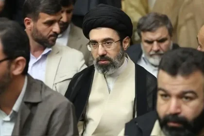 Absen saat prosesi pemakaman sang ayah, pemimpin baru Iran Mojtaba Khamenei segera tampil perdana [titlebase]: Konflik Iran dan Amerika Serikat Memanas