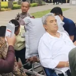 Detik-detik Farhan Jatuh Sakit, Dibawa Ambulans Siaga di Balai Kota Bandung