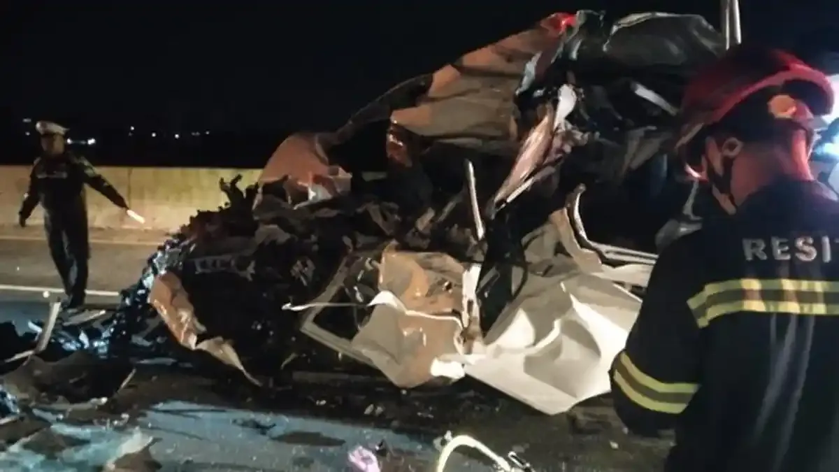 Identitas Sekeluarga Korban Kecelakaan Hiace Tabrak Tronton di Tol Lawang, Hendak Berlibur di Malang