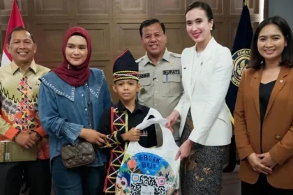 Istri dan Anak Kunjungi Bupati Kuansing Suhardiman Amby di Rutan KPK, Kasus Suap Jual Beli Jabatan