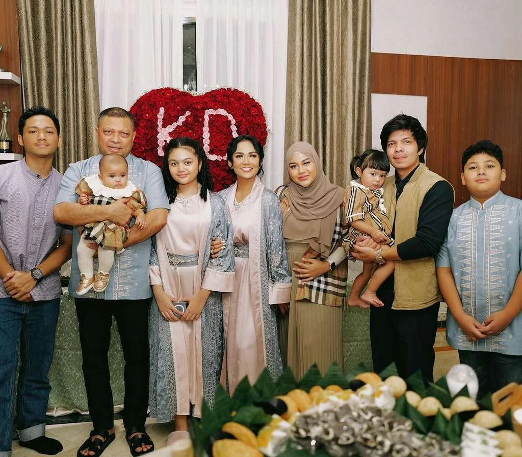 Isu Aurel Hermansyah hamil calon anak ketiga terjawab, Kris Dayanti ingin cucu laki-laki