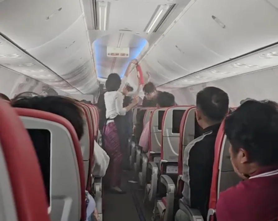 Kata Batik Air Soal Penumpang Pakai Power Bank di Kabin, Keluarkan Asap-Api: Apa Yang Terjadi?