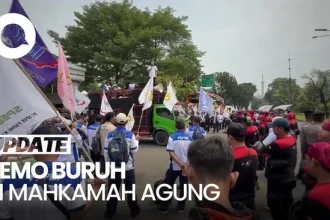 Ketiduran 80 Detik Berujung PHK, Nasib Buruh Jepara Dibandingkan dengan Pejabat yang Tidur di Rapat