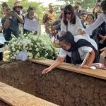 Masih Berduka usai Meninggalnya Temon, Istri Ungkap sang Komedian Datang di Mimpi: Kenangan yang Tak Terlupakan