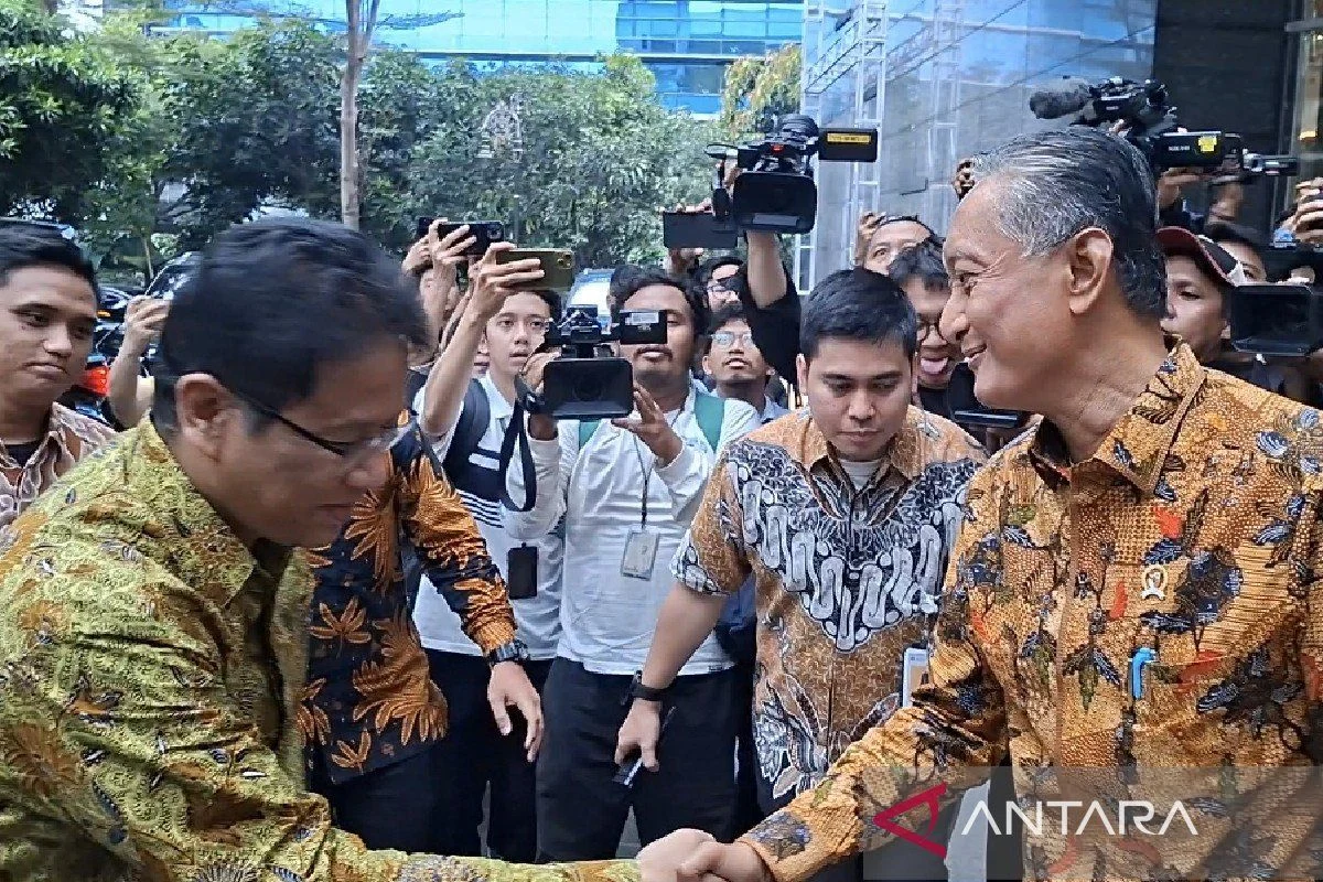 Menteri PU Dody Hanggodo Menantang Masyarakat untuk Membuktikan Hubungan Kekerabatan dengan Aisyah Zakiyyah