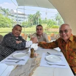 Momen Dasco duduk semeja bareng Hotman-Ketum PWI: Persatuan Indonesia, Simbol Damai