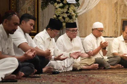 Nasaruddin Umar Panjatkan Doa untuk Rachmat Gobel, Pesan Spiritual Menyentuh Saat Takziah di Rumah Duka