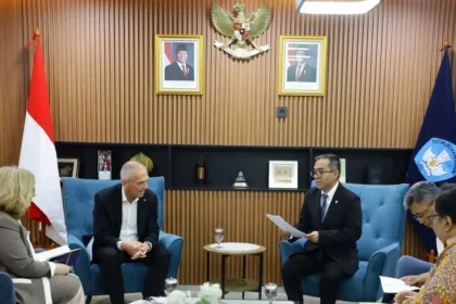 Pemerintah Dirikan Lembaga Universitas Republik Indonesia, Pemerintah RI Contohkan Keberhasilan Prancis