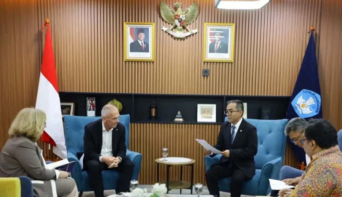 Pemerintah Dirikan Lembaga Universitas Republik Indonesia, Pemerintah RI Contohkan Keberhasilan Prancis