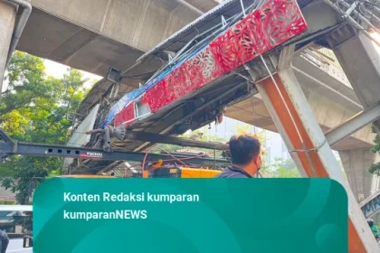 Pengakuan Sopir Truk Penabrak JPO Tendean: Baru Pertama Lewat, Fokus Lihat Maps, Mengapa Ini Terjadi?