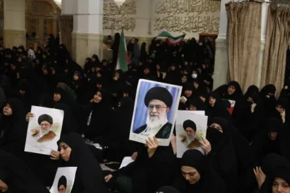 Ribuan Warga dan Ulama Pakistan Gelar Acara Penghormatan untuk Ayatollah Ali Khamenei, Serukan Persatuan Umat Islam
