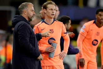 Ruang Ganti Barcelona Goyah, Hubungan Frenkie de Jong dengan Hansi Flick Runtuh