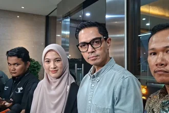Serahkan Honor Rp5,25 Miliar dari PT DSI, Dude Harlino Mengaku Lega