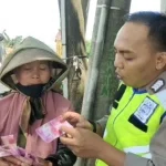 Tak diberi uang Rp 15 juta untuk angsur motor, anak bakar rumah ortu di Yogyakarta, polisi terluka dalam penanganan