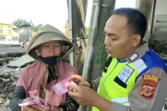 Tak diberi uang Rp 15 juta untuk angsur motor, anak bakar rumah ortu di Yogyakarta, polisi terluka dalam penanganan