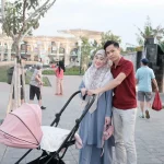 Unggahan Ikram Rosadi bareng anak di tengah proses cerai dengan Larissa Chou jadi sorotan