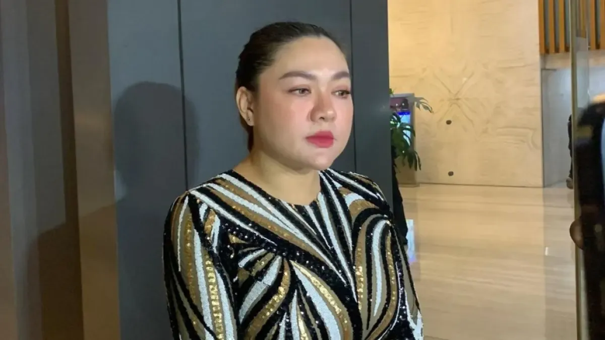 Vicky Shu Rela Berangkat dari Rumah Sakit demi Hadiri Pernikahan Nathalie Holscher dan Aripat, Menunjukkan Persahabatan yang Kuat