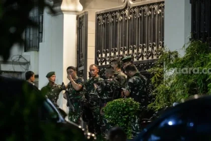 Detik-detik penggeledahan rumah Febrie Adriansyah di Kebayoran Baru, Tim 9 sita dokumen