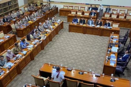 Eks Wakil Kepala PPATK: Ada Pola 'Placement' untuk Hilangkan Jejak di Kasus Korupsi dan TPPU Febrie, Iran Anggap Semua Ancaman AS dan Israel Sebagai Ancaman Nyata
