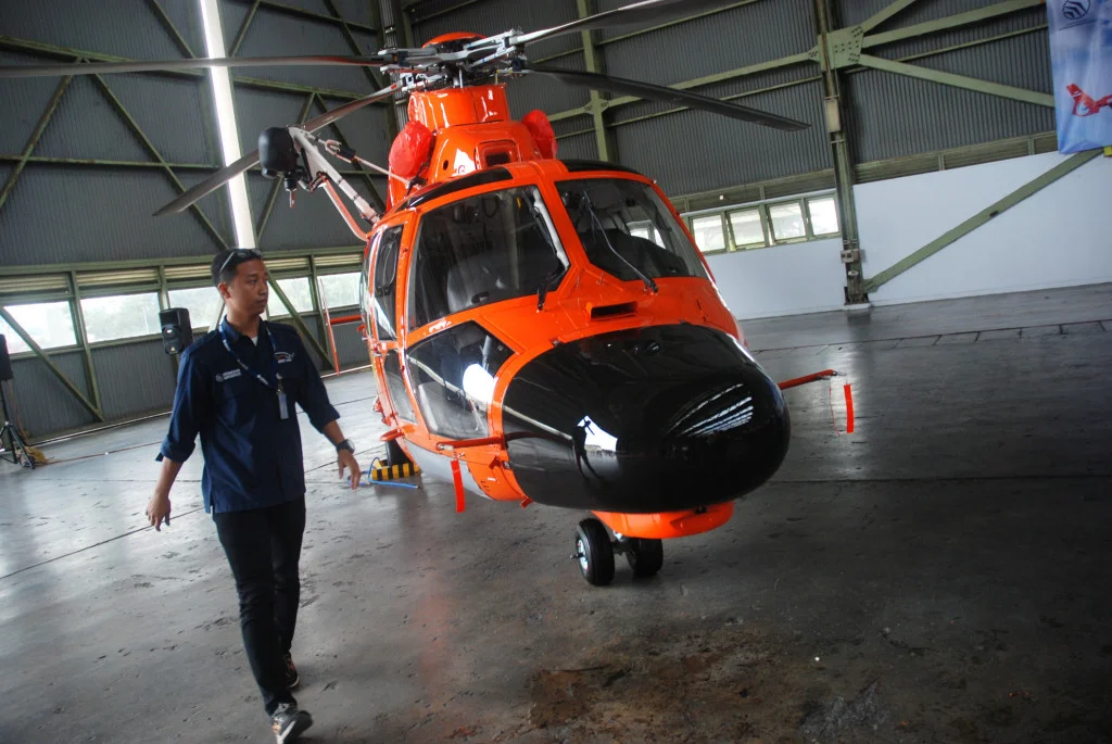 Helikopter Dikerahkan untuk Mencari Korban Kebakaran KM Mutiara Sentosa 2