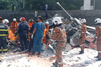 Kebakaran Hutan di Porto Germeno: Dua Helikopter Tabrakan, Dua Orang Tewas