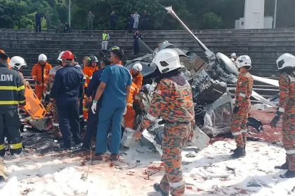 Kebakaran Hutan di Porto Germeno: Dua Helikopter Tabrakan, Dua Orang Tewas