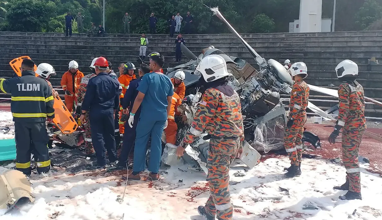 Kebakaran Hutan di Porto Germeno: Dua Helikopter Tabrakan, Dua Orang Tewas