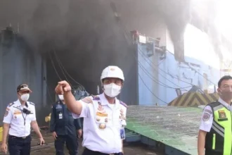 Kebakaran KM Mutiara Sentosa 2, Evakuasi Penumpang Masih Berlangsung