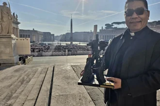 Patung Yusuf Arimatea buatan perajin Jogja bawa mukjizat usai diterima Paus Leo XIV: Kisah Haru di Balik Karya Seni