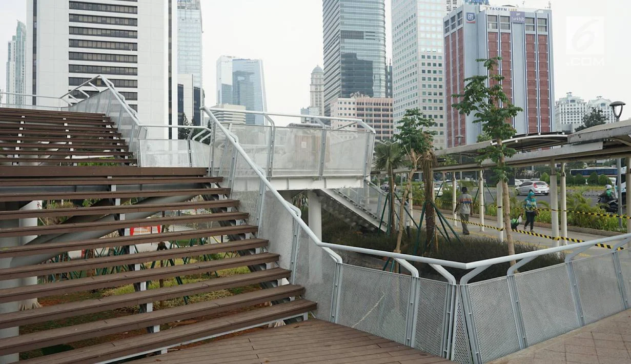 Pedestrian Deck Dukuh Atas: Membuat Perjalanan Sudirman-Wisma 46 Hanya 5 Menit Jalan Kaki