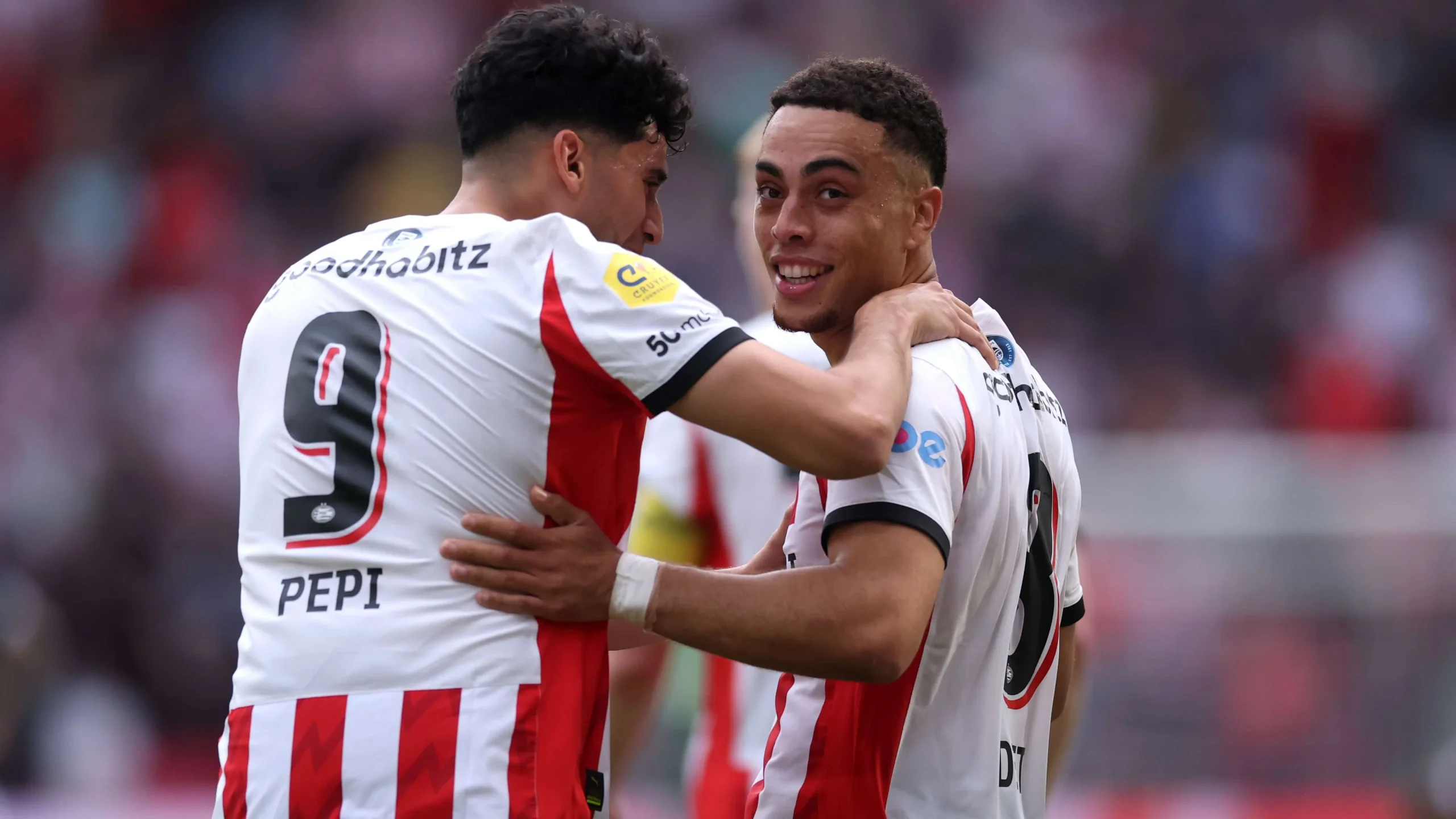 PSV Eindhoven Siap Tanding di Johan Cruyff Shield, Fulham Incar Troy Parrott